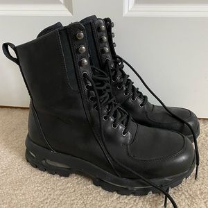 Nike black ACG boots